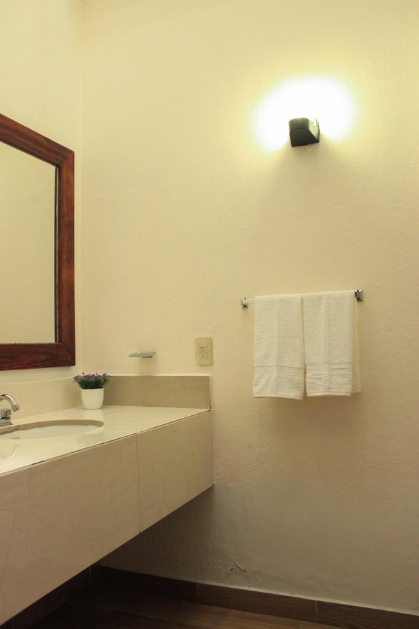 Hotel La Merced Морелия Экстерьер фото